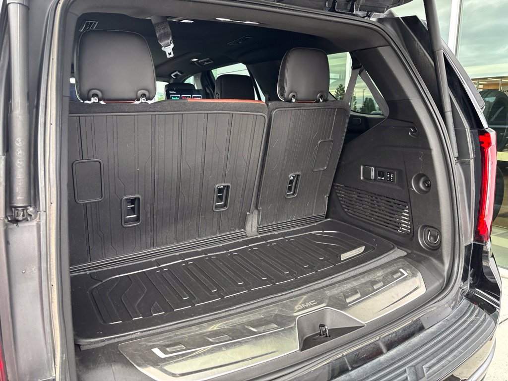 Used 2023 GMC Yukon Denali Ultimate w/ LPO, Floor Liner Package AWD/4WD image 20