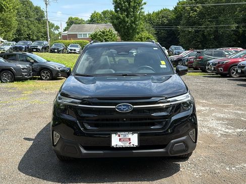 Used 2025 Subaru Forester Touring AWD/4WD image 5
