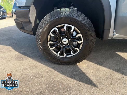 Used 2023 Chevrolet Silverado 1500 ZR2 w/ Technology Package AWD/4WD image 29