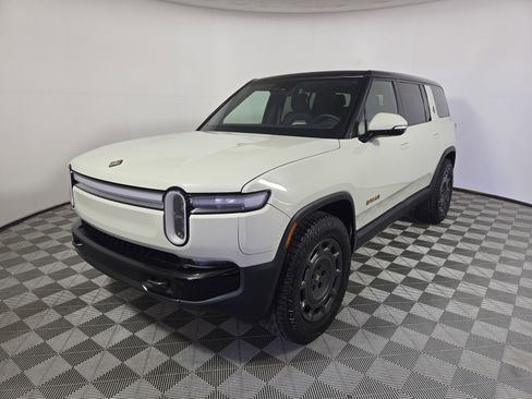 Used 2025 Rivian R1S Adventure AWD/4WD image 1
