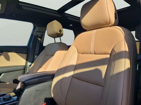 Used 2024 Chevrolet Blazer Premier image 22