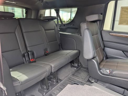 Used 2026 Chevrolet Suburban High Country w/ Sun And Tow Package AWD/4WD image 17