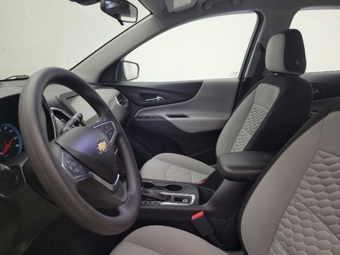 Used 2018 Chevrolet Equinox LS image 17