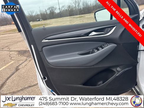 Used 2023 Buick Enclave Essence image 13