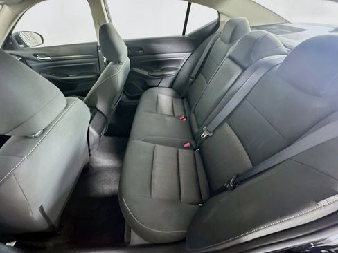 Used 2025 Nissan Altima 2.5 SV image 25