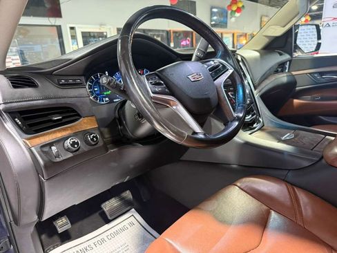 Used 2019 Cadillac Escalade ESV Luxury w/ LPO, Radiant Package image 28