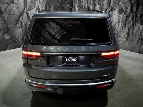 Used 2024 Jeep Wagoneer Series III w/ Premium Group I image 18