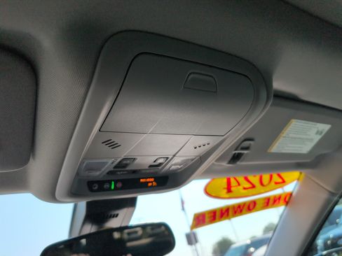Used 2024 GMC Terrain SLE w/ Driver Convenience Package FWD image 27