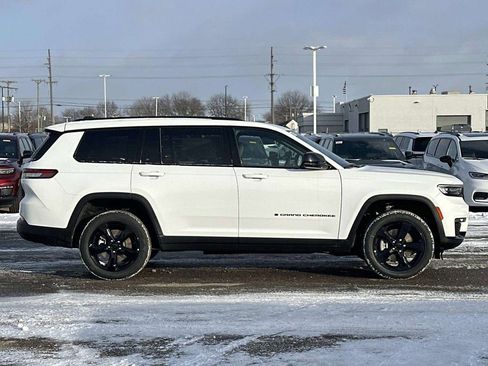 New 2025 Jeep Grand Cherokee L Limited w/ Black Appearance Package image 2