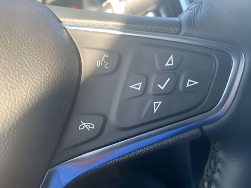 Used 2018 Chevrolet Equinox LT image 15