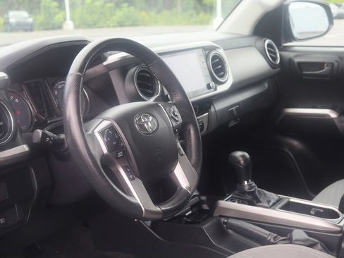 Used 2021 Toyota RAV4 XLE w/ XLE Grade Weather Package AWD/4WD image 14