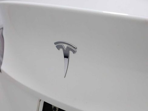 Used 2020 Tesla Model Y Long Range image 8