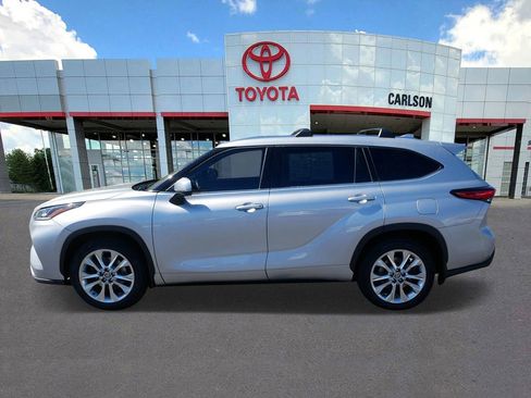 Used 2023 Toyota Highlander Limited AWD/4WD image 7