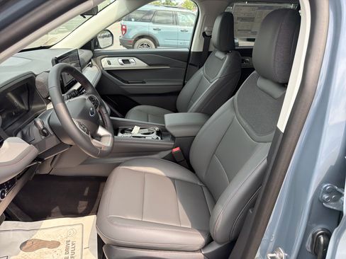 New 2026 Ford Explorer Active w/ Active Comfort Package AWD/4WD image 12