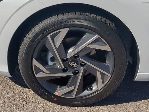New 2025 Hyundai Elantra Sport FWD image 11