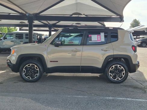 Used 2016 Jeep Renegade Trailhawk w/ Premium Trailhawk Package AWD/4WD image 5