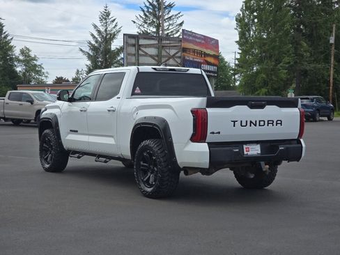 Used 2022 Toyota Tundra SR5 w/ SR5 Premium Package AWD/4WD image 4