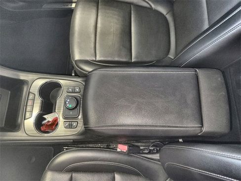 Used 2023 GMC Acadia SLT image 21