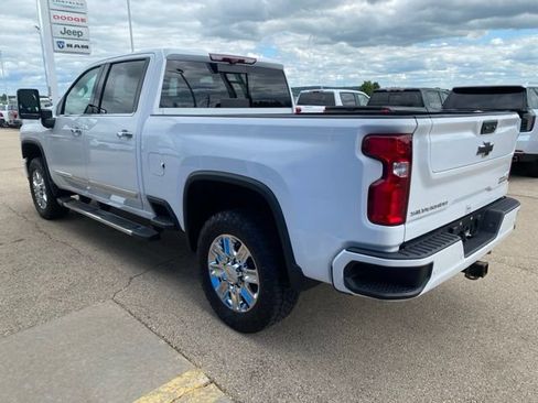 Used 2024 Chevrolet Silverado 2500 High Country w/ High Country Premium Package AWD/4WD image 6