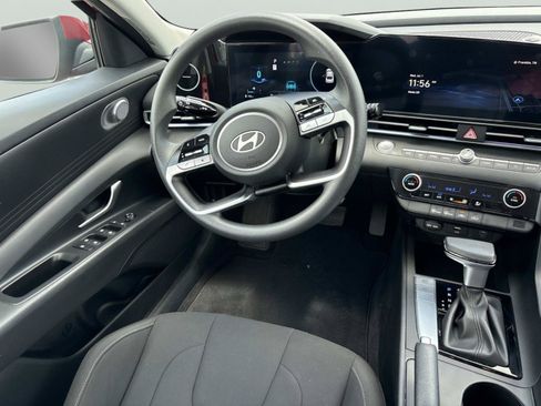 Used 2024 Hyundai Elantra SEL FWD image 9