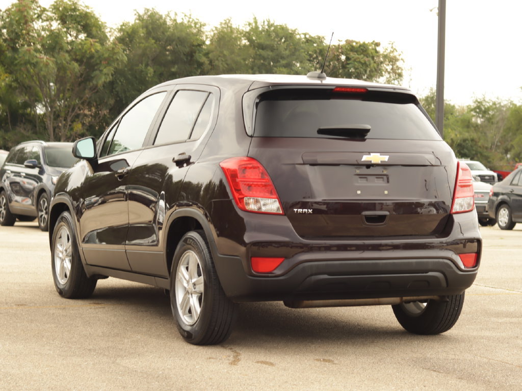 Used 2021 Chevrolet Trax LS w/ Tint and Cruise Package FWD image 5