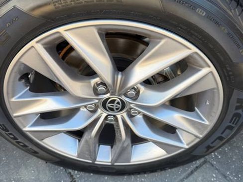 Used 2021 Toyota Avalon XLE FWD image 8