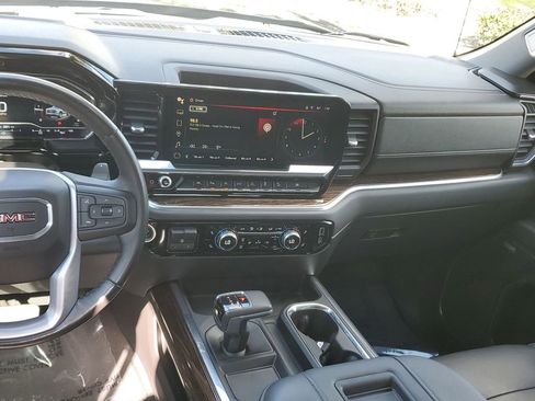 Certified 2022 GMC Sierra 1500 Elevation w/ Elevation Premium Package image 16