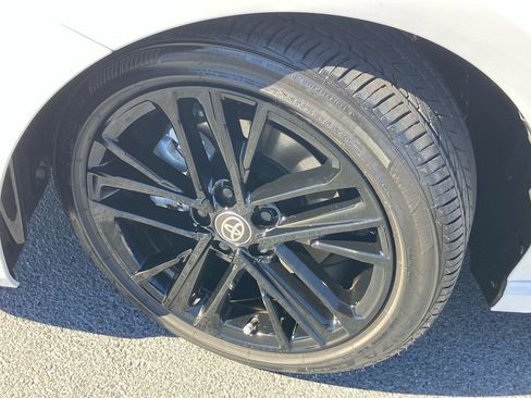 Used 2026 Toyota Camry SE image 9