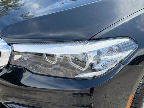 Used 2019 BMW 530i xDrive w/ Convenience Package AWD/4WD image 9