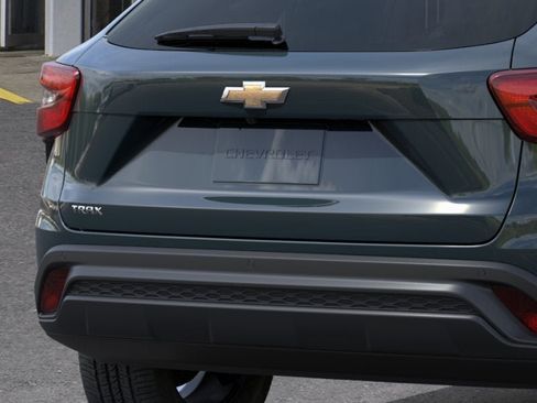 New 2026 Chevrolet Trax LS FWD image 46