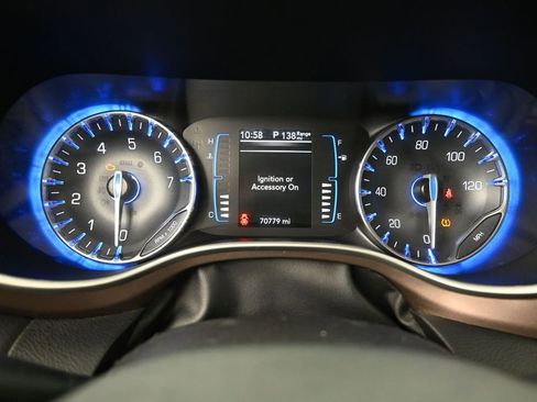 Used 2023 Chrysler Voyager LX FWD image 33