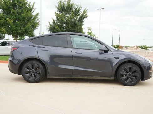 Used 2024 Tesla Model Y Long Range AWD/4WD image 10