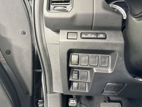 Used 2023 Nissan Frontier SV w/ Midnight Edition Package image 11