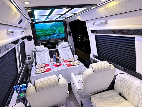 Used 2024 Mercedes-Benz Sprinter 3500 image 35