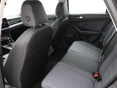 Used 2025 Volkswagen Jetta SEL image 11