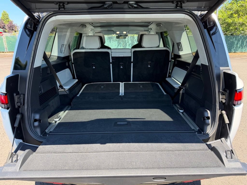 Used 2024 Rivian R1S Adventure Dual AWD/4WD image 10