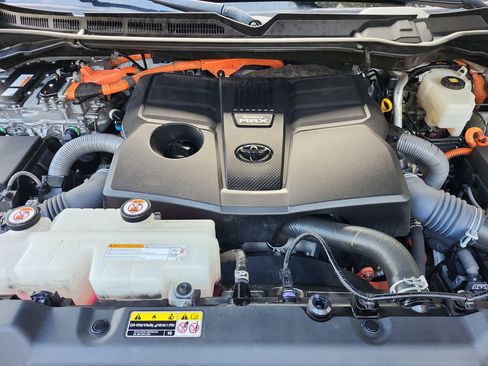 Used 2024 Toyota Tundra Limited image 28