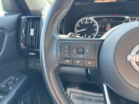 Used 2024 Nissan Pathfinder SV FWD image 30