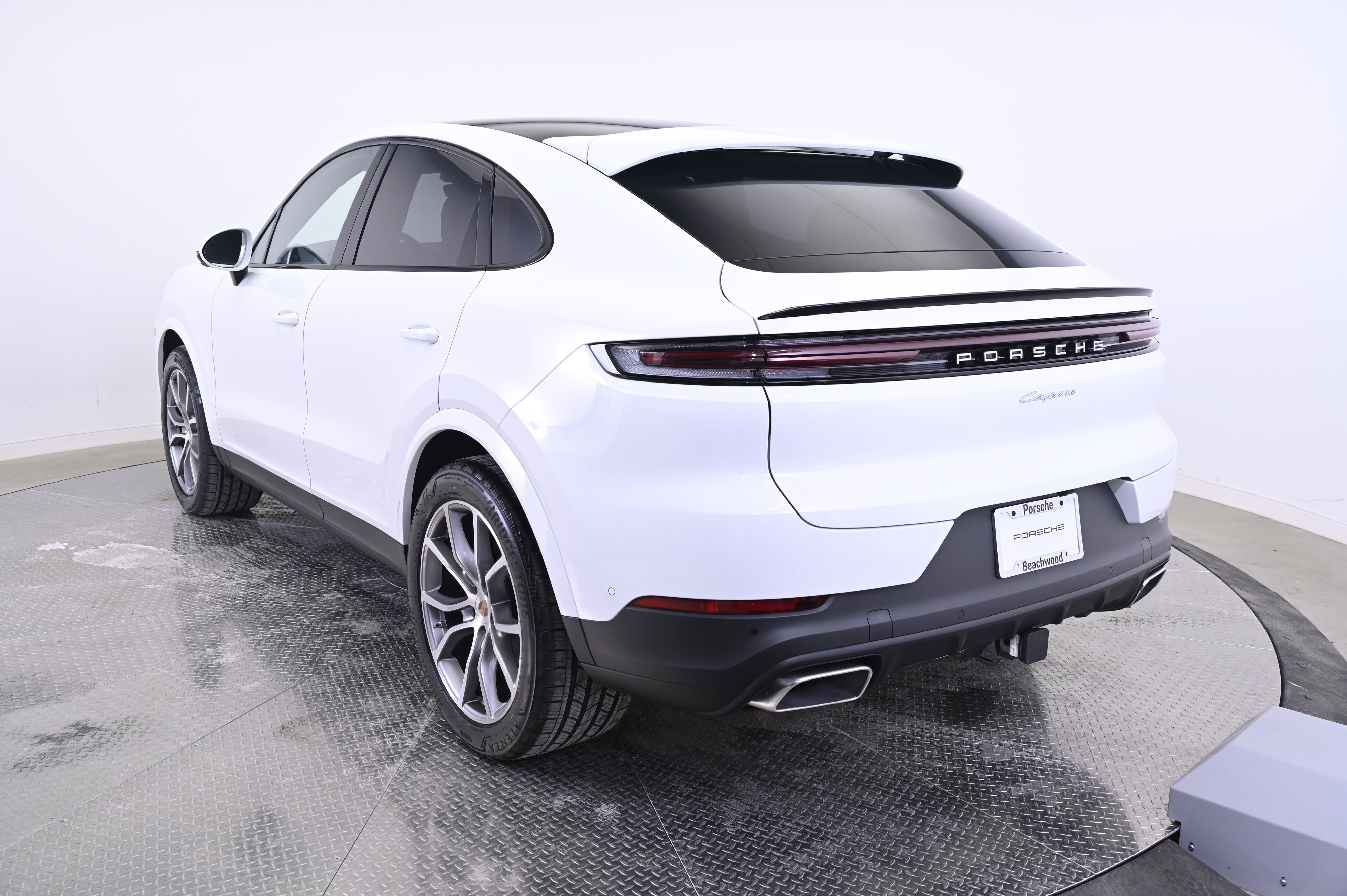 Used 2026 Porsche Cayenne Coupe AWD/4WD image 3