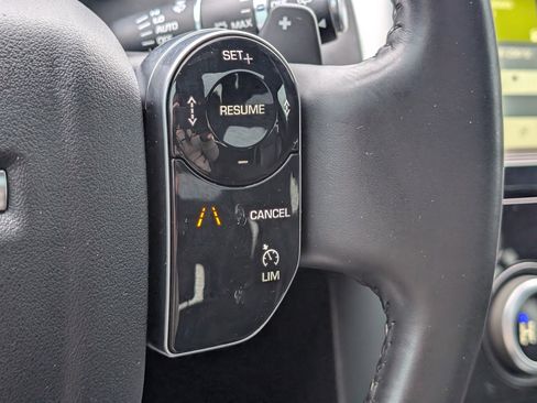 Used 2020 Land Rover Discovery HSE image 25