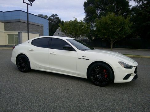Used 2022 Maserati Ghibli Modena Q4 AWD/4WD image 19