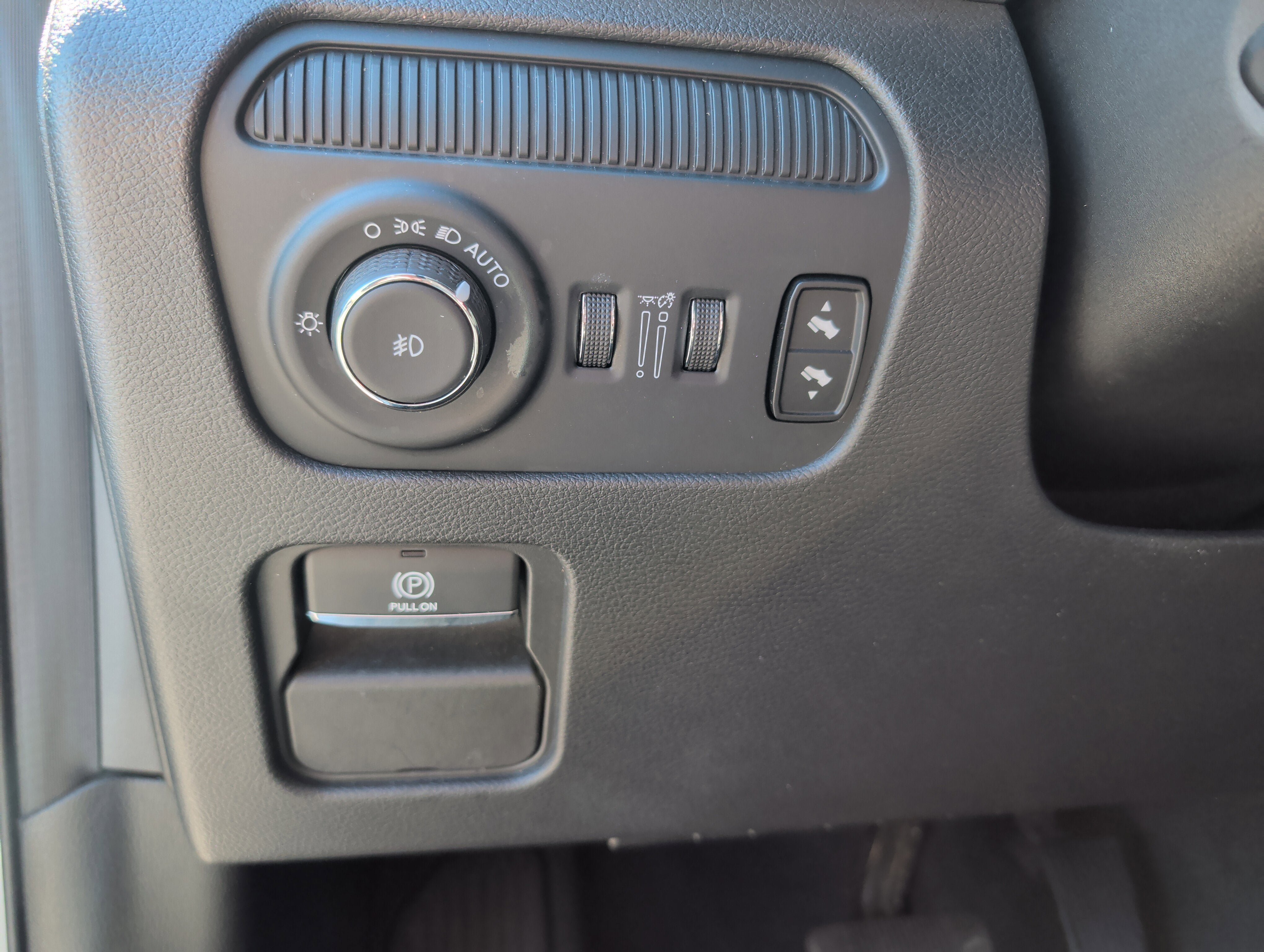 Used 2024 Jeep Wagoneer Series III AWD/4WD image 14