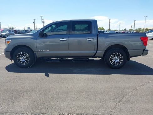 Used 2021 Nissan Titan SV w/ SV Convenience Package AWD/4WD image 4