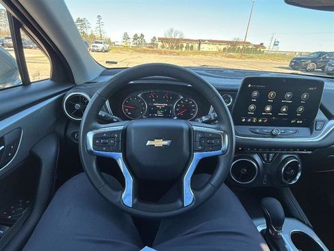 Used 2025 Chevrolet Blazer LT AWD/4WD image 15