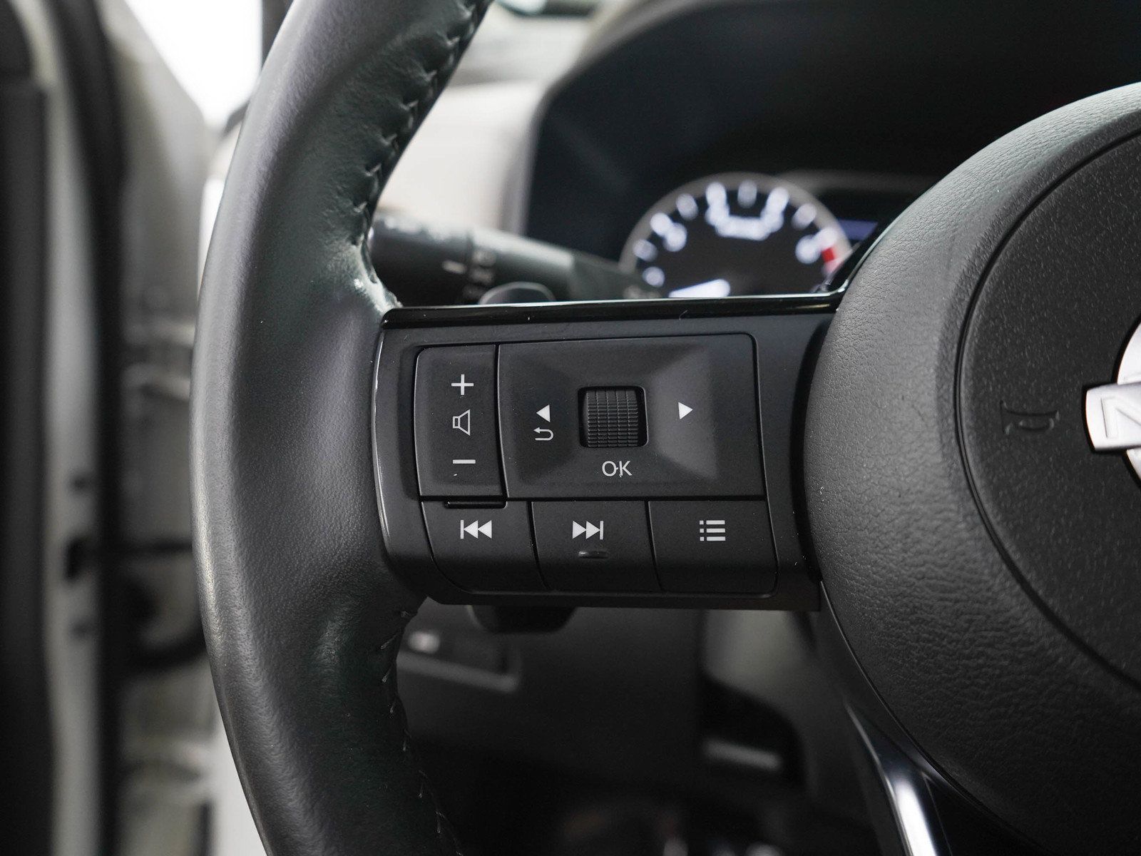 Used 2023 Nissan Rogue SV w/ SV Premium B Package AWD/4WD image 26