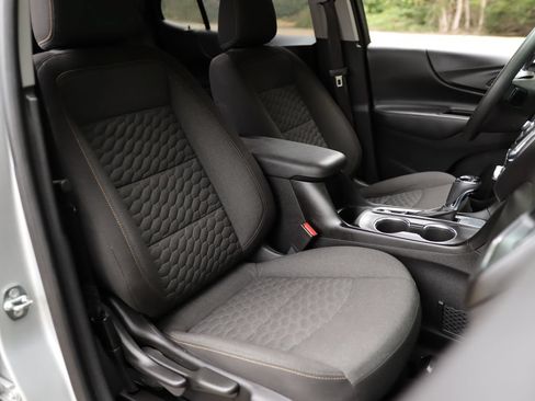 Used 2018 Chevrolet Equinox LT FWD image 26
