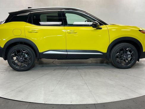 New 2026 Nissan Kicks SR w/ Cold Weather Package AWD/4WD image 6