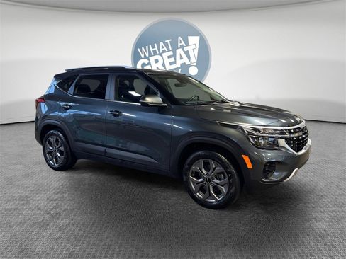 Certified 2024 Kia Seltos S image 1