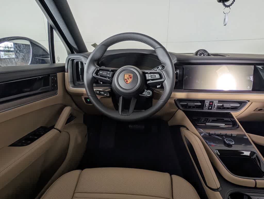 Used 2026 Porsche Cayenne Coupe AWD/4WD image 22