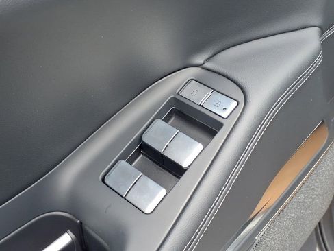 New 2026 Lincoln Navigator Reserve AWD/4WD image 17